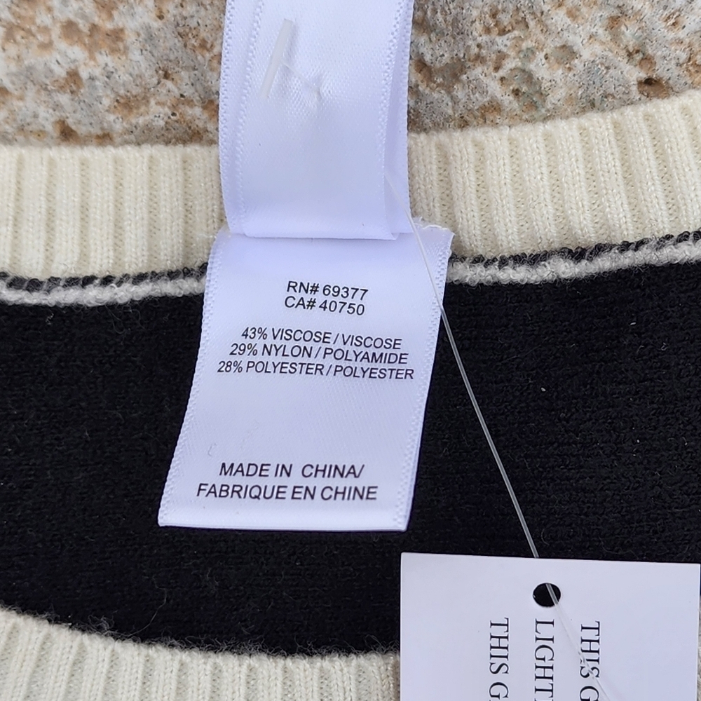 Marla Wynne Wynne Collection Soft KNIT Painted Jacquard Sweater black size Med. - Picture 6 of 7